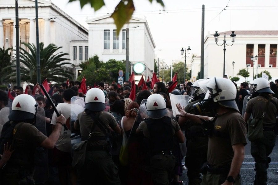 Νέο συλλαλητήριο στα Προπύλαια κατά της πανεπιστημιακής αστυνομίας 