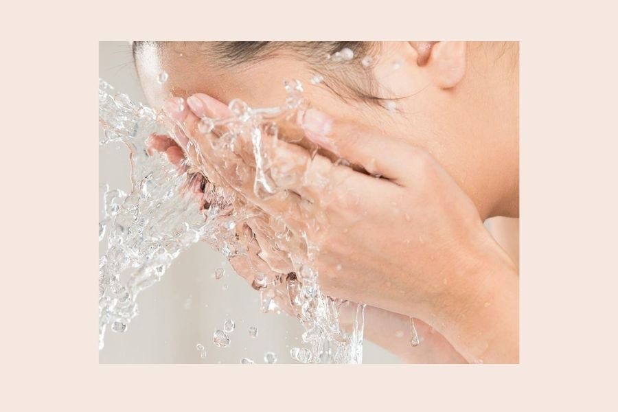 Πως να καθαρίζεις το πρόσωπό σου στο σπίτι σαν επαγγελματίας