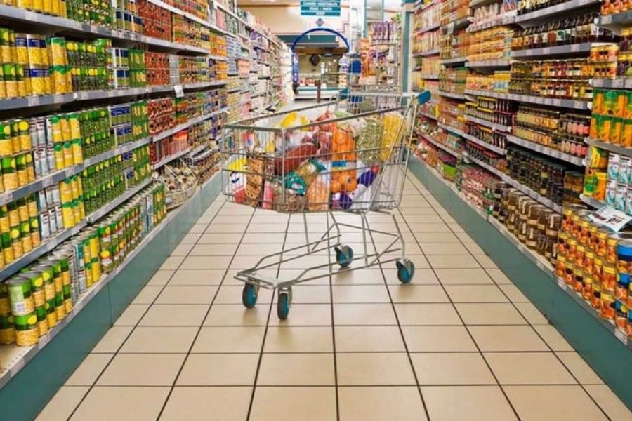 Σούπερ μάρκετ: Αρχισαν τα πλαφόν και στα φυσικά καταστήματα