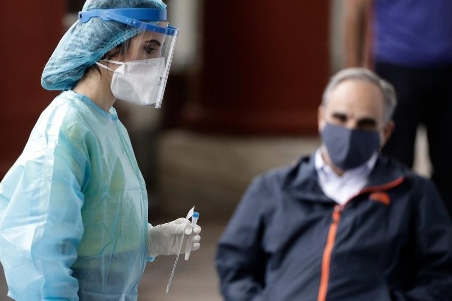 Που παρατηρείται αποκλιμάκωση των κρουσμάτων