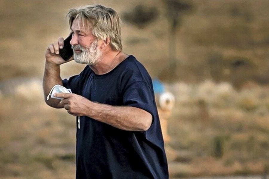 Βίντεο: Έτσι πυροβόλησε και σκότωσε ο Αλεκ Μπάλντουιν τη Χάτσινς στα γυρίσματα