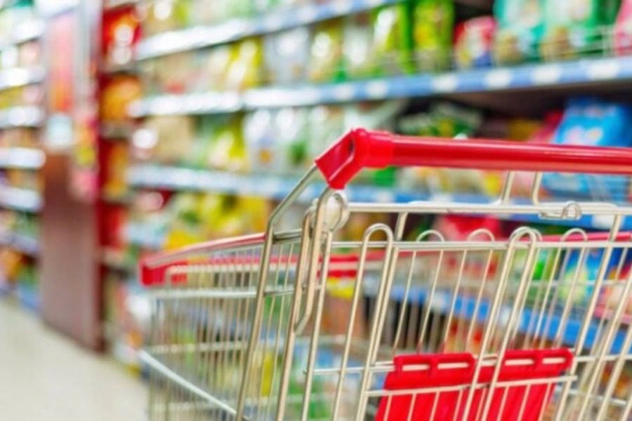 Μπαίνει πλαφόν στο κέρδος των προϊόντων που δέχονται μπαράζ ανατιμήσεων