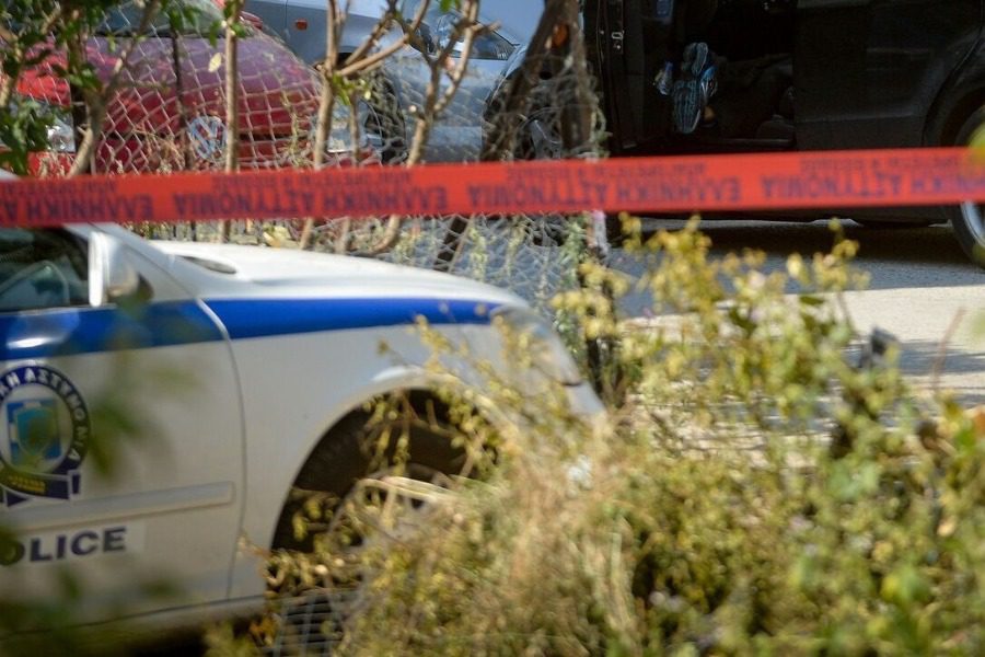 Πυροβολισμοί στη Θήβα: Δύο παιδιά τραυματίστηκαν και μεταφέρθηκαν στο νοσοκομείο