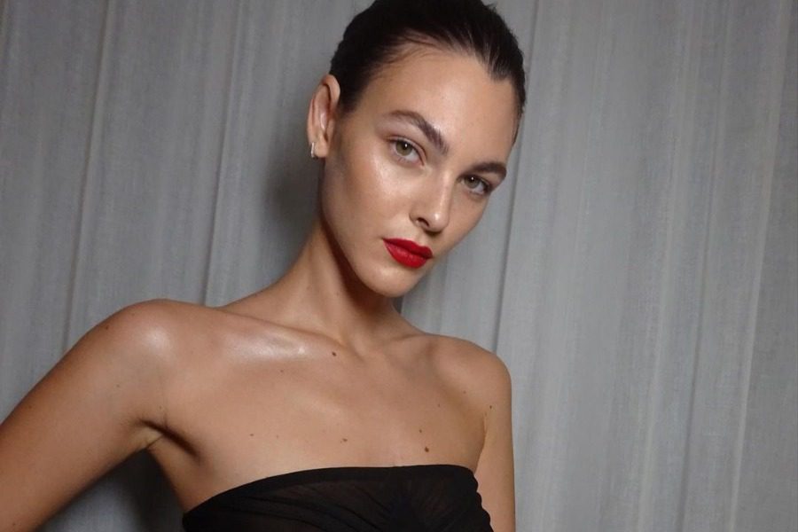 Αυτά είναι τα 5 πιο hot trends για το μακιγιάζ των γιορτών φέτος