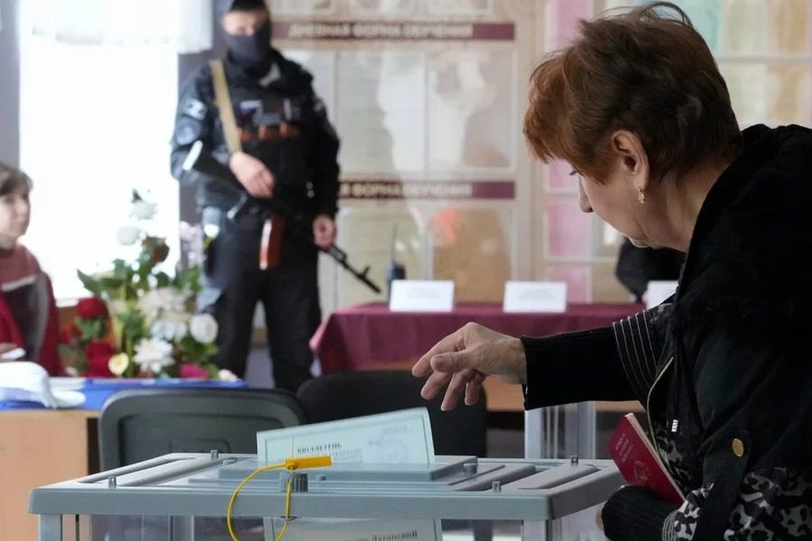 Δημοψηφίσματα ‑ Ουκρανία: «Ναι» στην ένταξη των ουκρανικών εδαφών στη Ρωσία