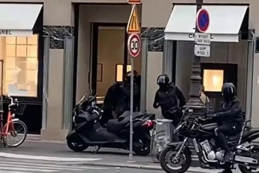 Κινηματογραφική ένοπλη ληστεία σε κοσμηματοπωλείο του οίκου Chanel στο Παρίσι