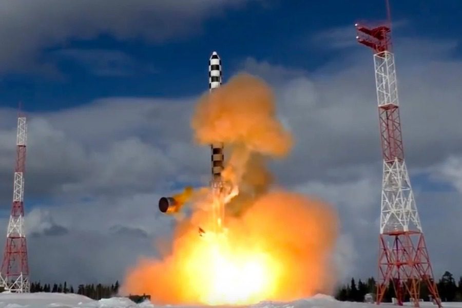 Ρωσία: Εκτόξευσε τον «Σατανά» 