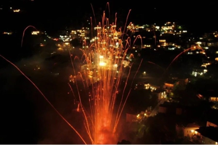 Χίος: Ο ρουκετοπόλεμος επέστρεψε στο Βροντάδο και ήταν φαντασμαγορικός