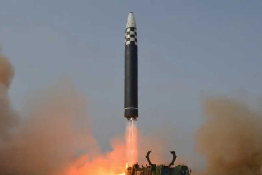 Με εκτόξευση του διηπειρωτικού πυραύλου «Satan 2» απειλεί τώρα το Κρεμλίνο τα Βαλκάνια