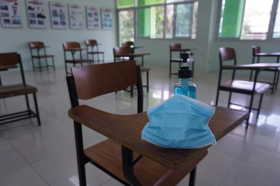 Τέλος στα υποχρεωτικά τεστ και τις μάσκες στα σχολεία