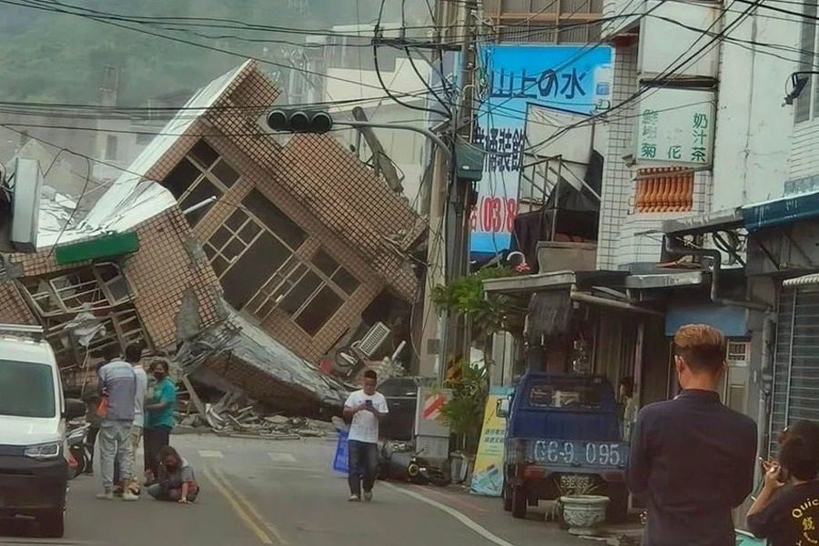 Σεισμός τώρα στην Ταϊβάν: Ισχυρή δόνηση 7,2 Ρίχτερ ‑ Προειδοποίηση για τσουνάμι