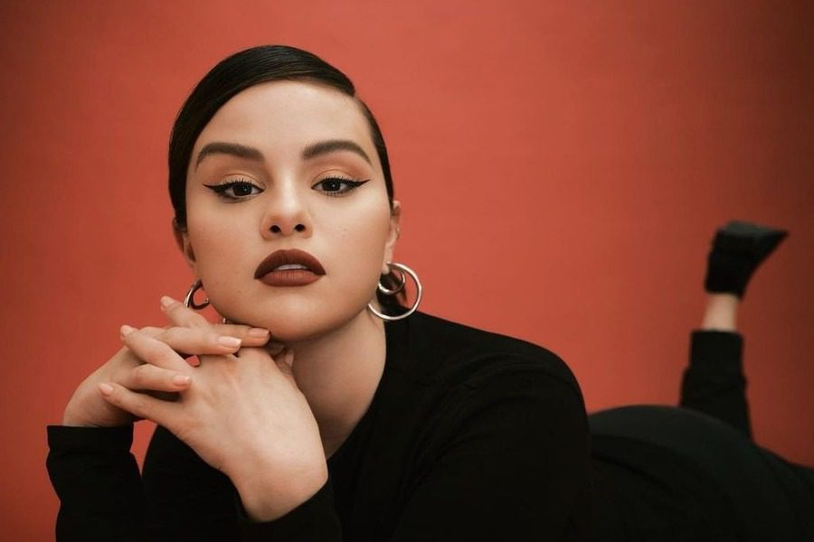 Chic manicure: Κάν’το όπως η Selena Gomez