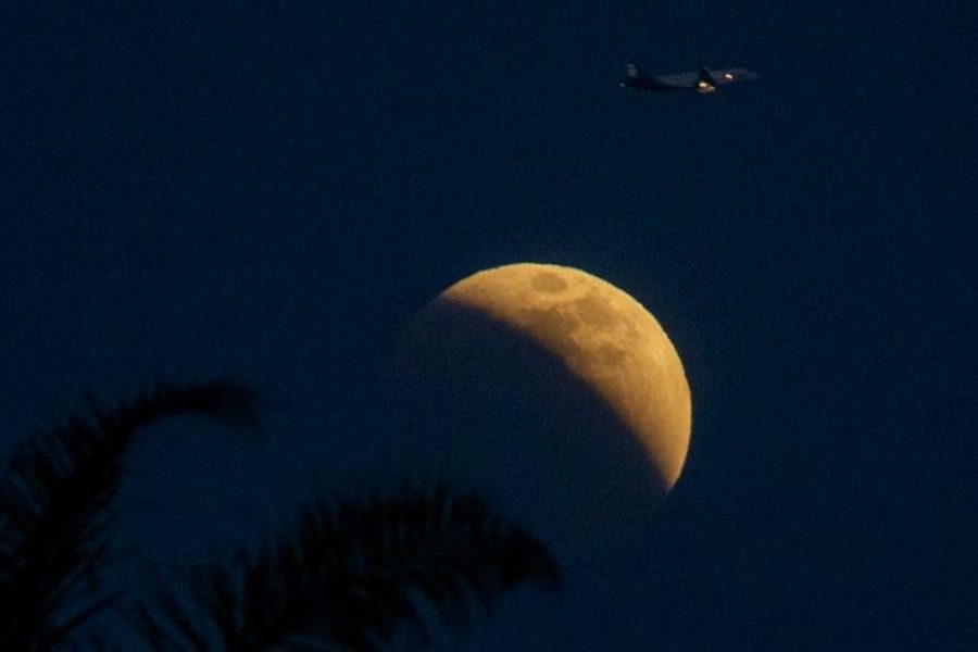 Ολική έκλειψη Σελήνης την Τρίτη: Τι είναι το «φεγγάρι του κάστορα»