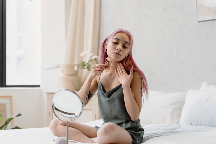 Μπορούν τα προϊόντα ομορφιάς να μας φτιάξουν την διάθεση στ’αλήθεια;