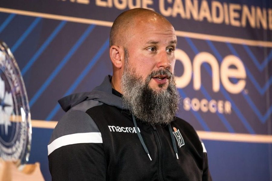 Ο Έλληνας προπονητής που σαρώνει τα πρωταθλήματα στον Καναδά