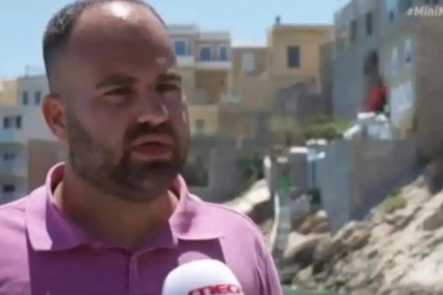 Τι λέει ο δημοσιογράφος που μίλησε με τη 12χρονη στο Blindchat