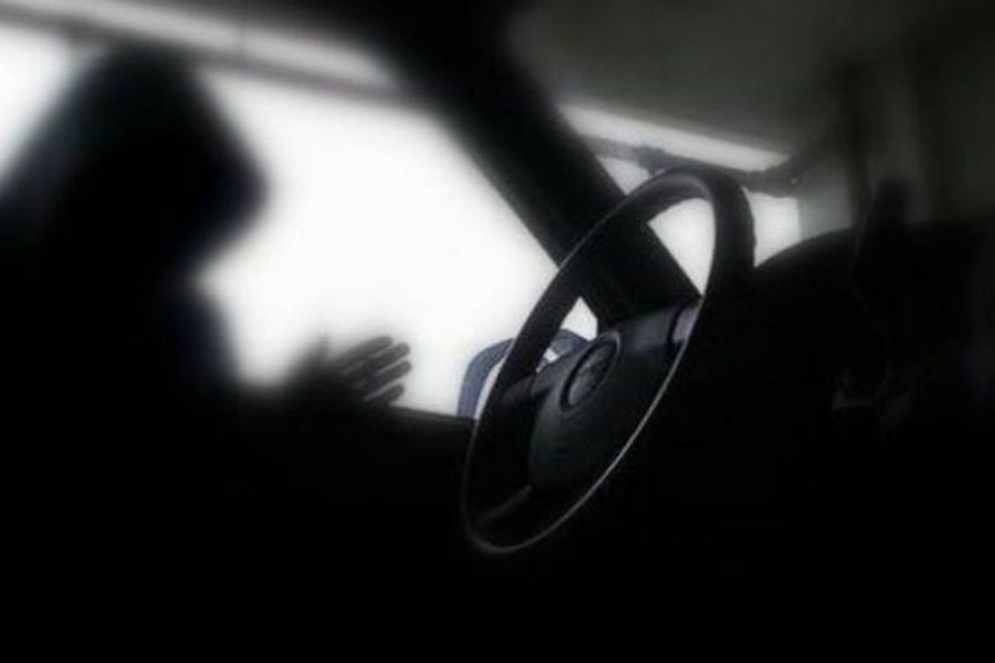Κλέβουν αυτοκίνητα από πάρκινγκ με τη μέθοδο του «σπρωξίματος»