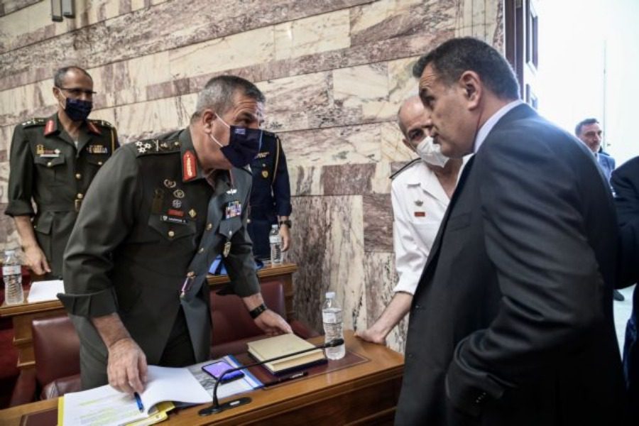 Πυρ και μανία κατά στρατιωτικών ο Παναγιωτόπουλος: «Ελβετικό τυρί» οι απόρρητες πληροφορίες για τα όπλα