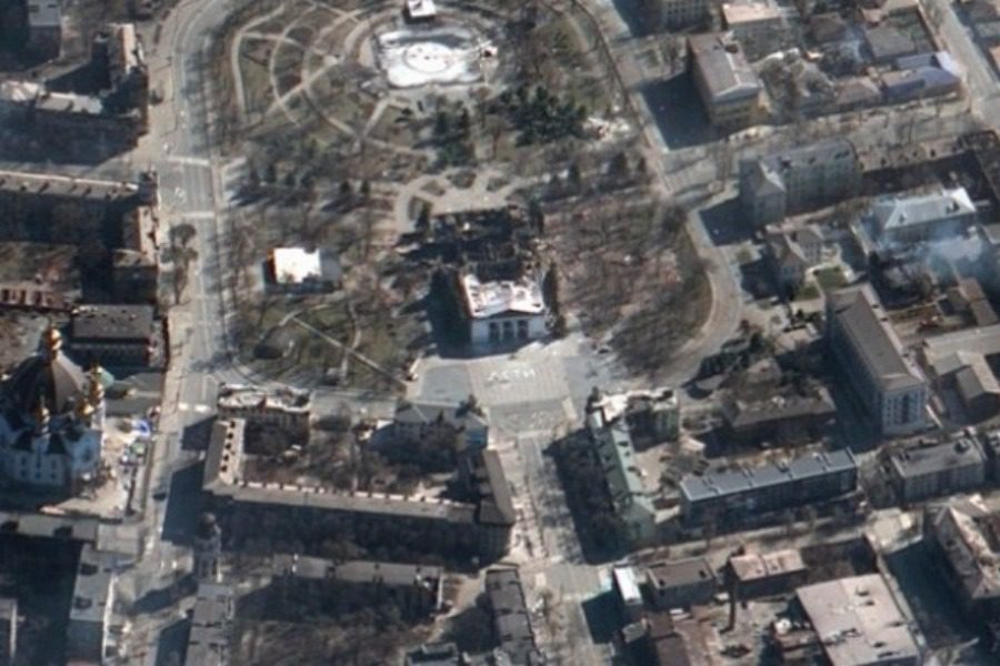 Μαριούπολη: Bομβαρδίστηκε σχολή καλών τεχνών με 400 ανθρώπους μέσα