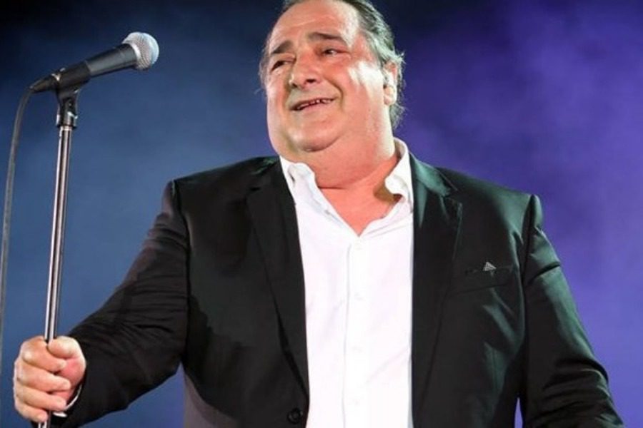 Αγριο ξύλο σε συναυλία του Βασίλη Καρρά: «Έλα ρε παιδιά, έλεος»