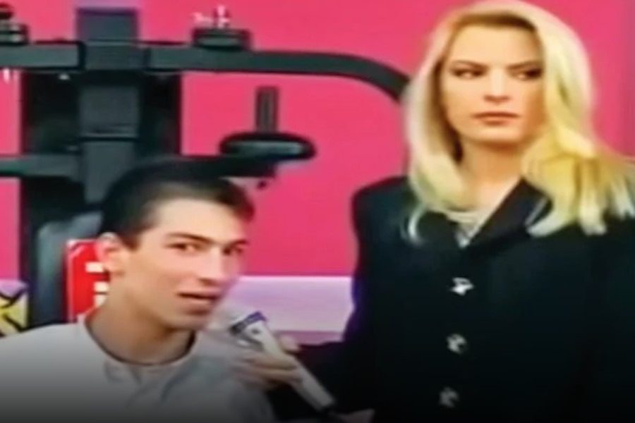 Από πουλέν της Αννίτας Πάνια πρωταγωνιστής σε ερωtικές ταινίες