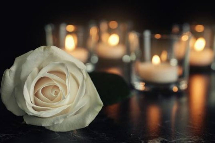 Πάτρα: Γυναίκα έψαλε το «Χριστός Ανέστη», προσκύνησε την εικόνα και πέθανε