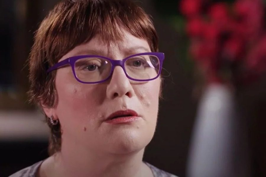 Έπλαθε προσωπικότητες για να αντέχει τη σεξουαλiκή κακοποίηση από τον πατέρα της