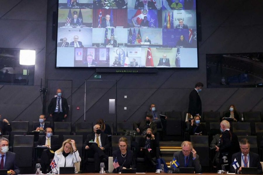 ΝΑΤΟ: Καλούμε τη Ρωσία να αποσύρει τον στρατό της από την Ουκρανία