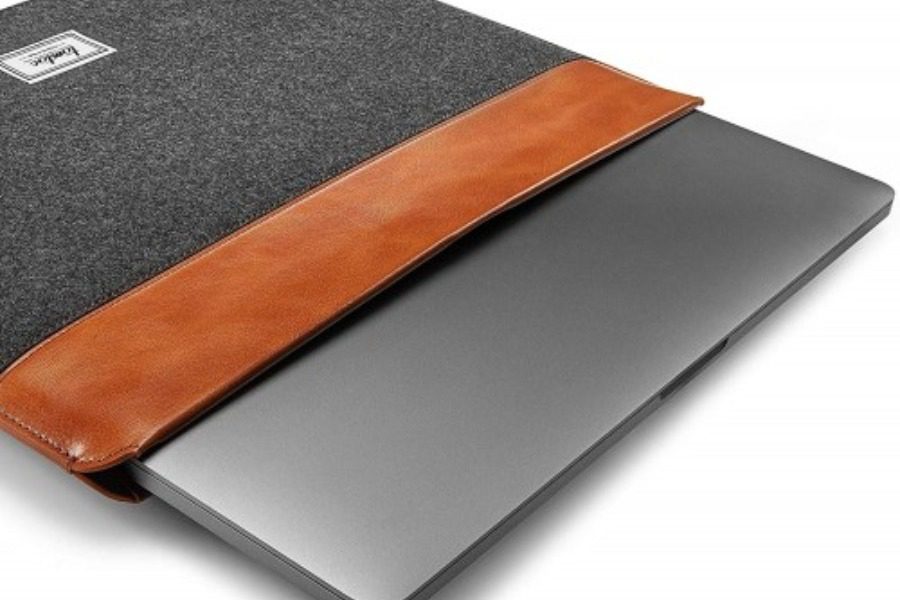 Βρείτε την κατάλληλη τσάντα και θήκη για το laptop σας από 13,90€ 