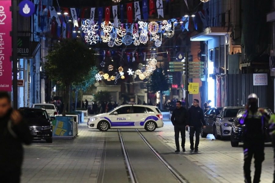 «Αν ήμουν 20 μέτρα πιο μπροστά ίσως να μη ζούσα» λέει η Ελληνίδα τραυματίας