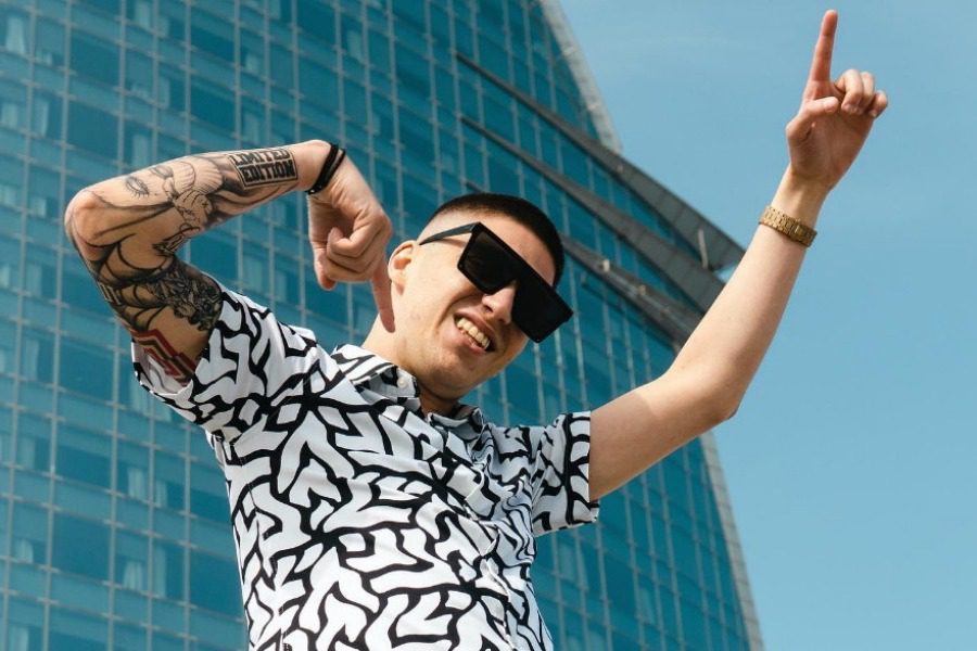 Προκλητικός ο τράπερ που καταδικάστηκε για οπλοκατοχή