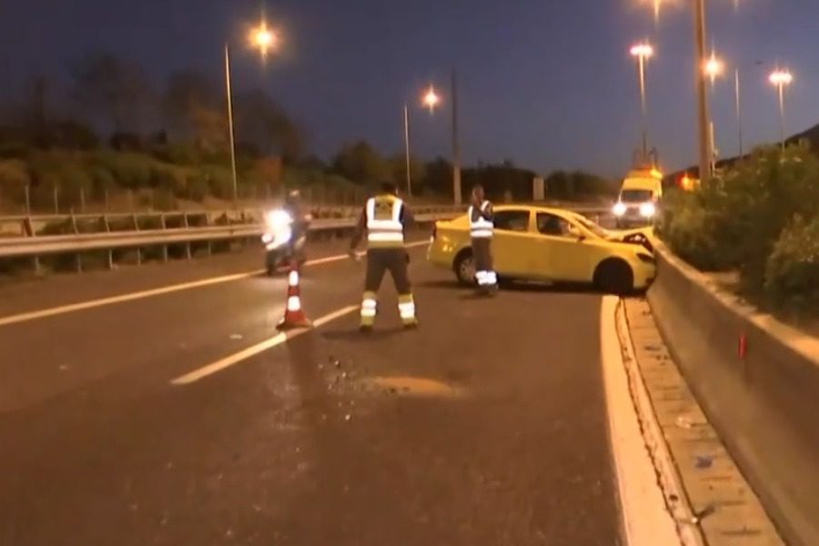 Μετωπική ΙΧ με ταξί στον περιφερειακό Υμηττού: Μία νεκρή, δύο τραυματίες