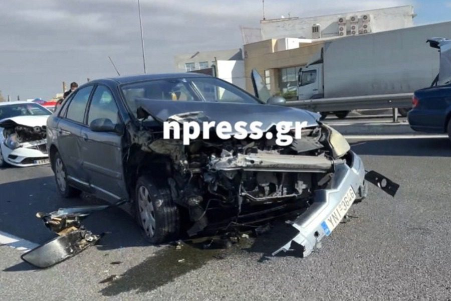 Καραμπόλα στον Κηφισό – Ουρά χιλιομέτρων στο ρεύμα προς Πειραιά