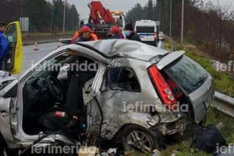 Σοκάρουν οι εικόνες από το τροχαίο: Τραγωδία με τρεις νεκρούς, 21 και 22 ετών