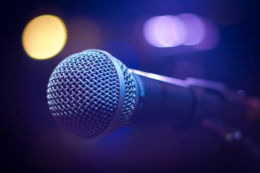 Σοκ: Τραγουδίστρια κόλλησε επίτηδες κορωνοϊό και πέθανε 