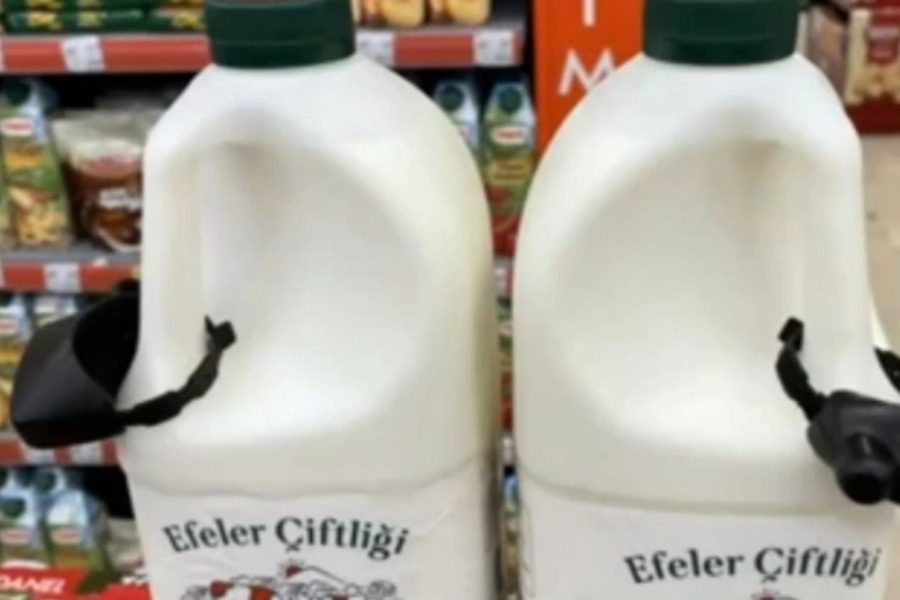 Σοκ στην Τουρκία: Τα σούπερ μάρκετ έβαλαν αντικλεπτικά πάνω στο γάλα και στα τυριά