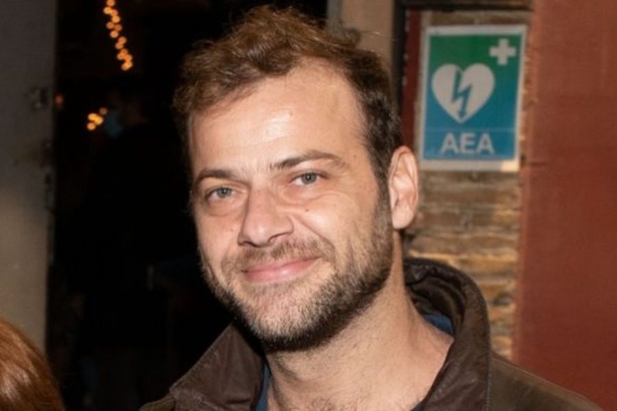 Ορέστης Τζιόβας: Είμαι straight με κάποιες bisexual ανησυχίες