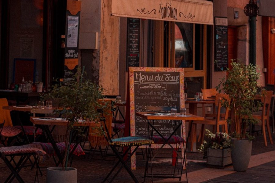 Αυτό είναι το πιο μικρό καφέ της Θεσσαλονίκης        