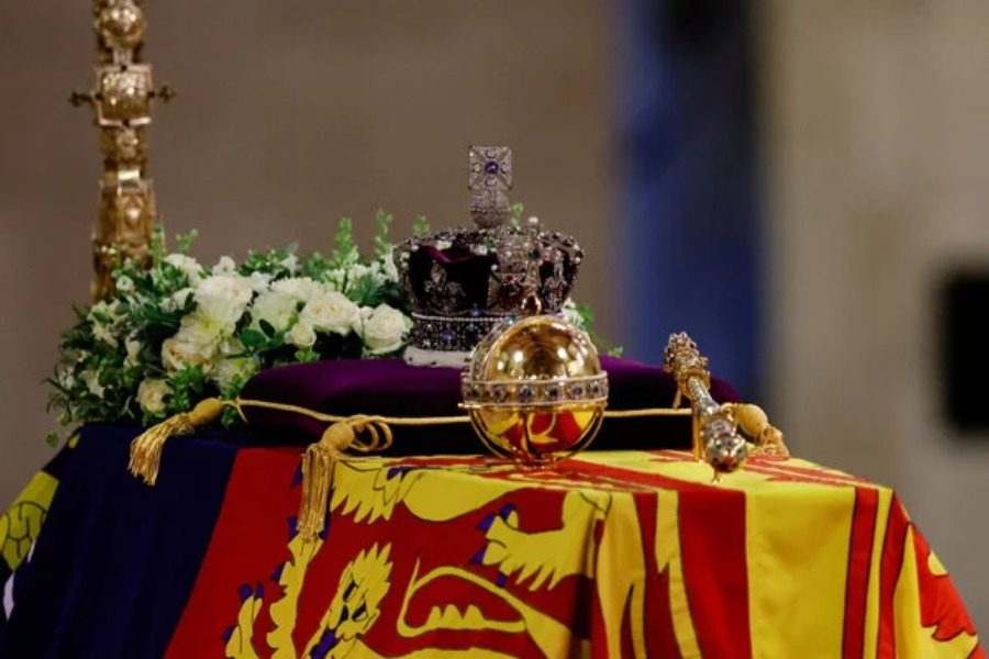 Ολοκληρώθηκε η κηδεία της βασίλισσας Ελισάβετ: Δυο λεπτά σιγής στη Βρετανία