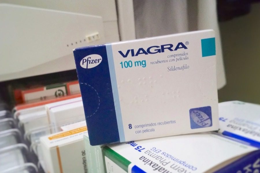 Πάτρα: 29χρονος «μπούκαρε» σε φαρμακείο και έκλεψε όλα τα viagra