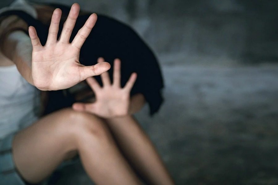 Ο φρικιαστικός διάλογος του παιδοβιαστή «με το λευκό βαν» και του 13χρονου 