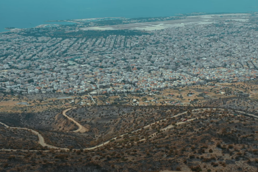 Εικόνες από drone αποκαλύπτουν το τεράστιο μέγεθος της καταστροφής στη Βούλα