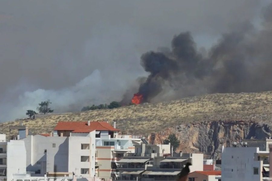 Χαλκίδα: Φωτιά κοντά στο νοσοκομείο