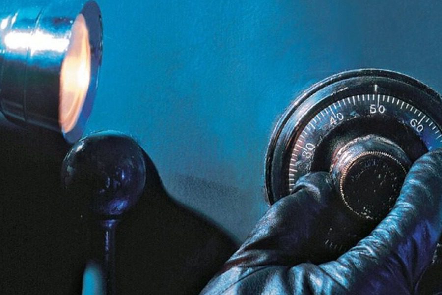 Βόλος: «Φιλότιμος» κλέφτης επέστρεψε 8.000 ευρώ μετά από κλοπή χρηματοκιβωτίου