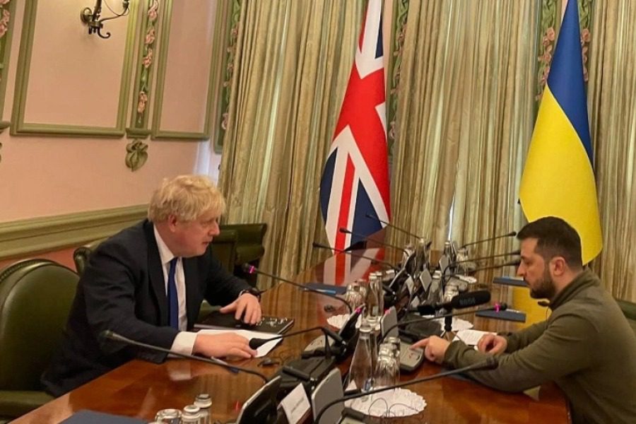 Ξαφνική επίσκεψη Τζόνσον στο Κίεβο!