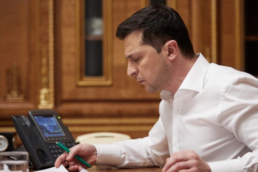 Το μυστικό τηλέφωνο που έδωσαν οι ΗΠΑ στον Ζελένσκι πριν την εισβολή