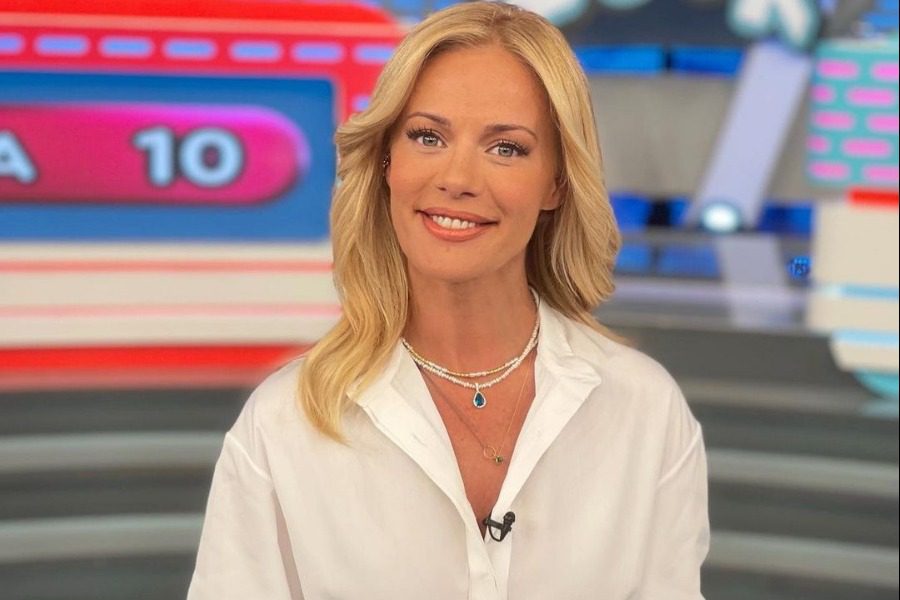 Ζέτα Μακρυπούλια: Πώς θα κάνεις κι εσύ τον 90s κότσο της