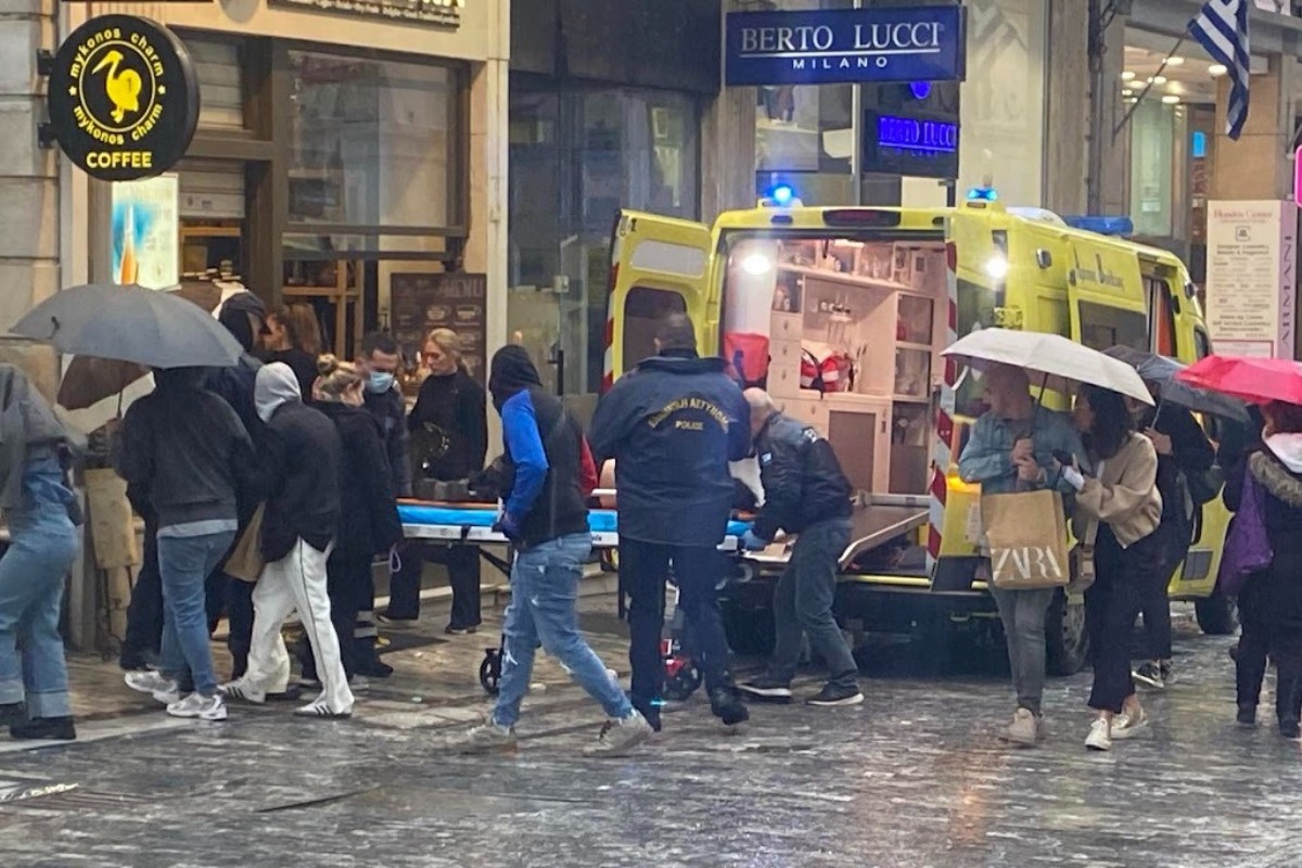 Μαθεύτηκαν τα νεότερα για την υγεία της: Ώρες αγωνίας για την 21χρονη Νικολέτα μετά την επίθεση στην Ερμού