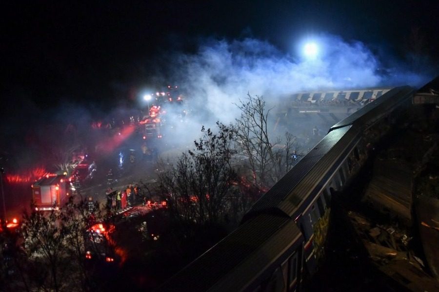 Τέμπη: Ανείπωτος πόνος στο Καστράκι για τα τρία αγγελούδια