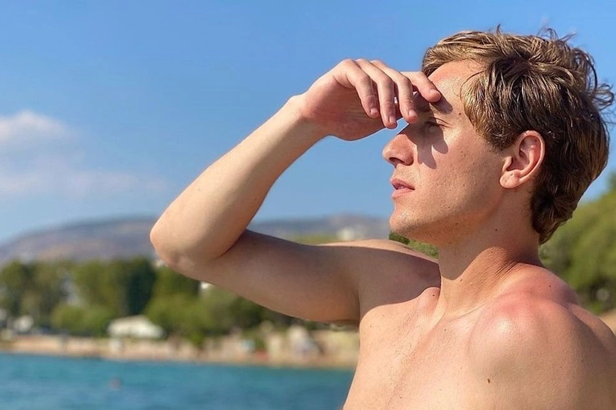 Ο Έντουαρντ του GNTM ποζάρει ολόγυμνος και τα likes πέφτουν «βροχή»